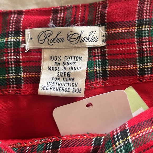 Robin Sinkler Plaid Red Skirt (Size 6) - Picture 4 of 7
